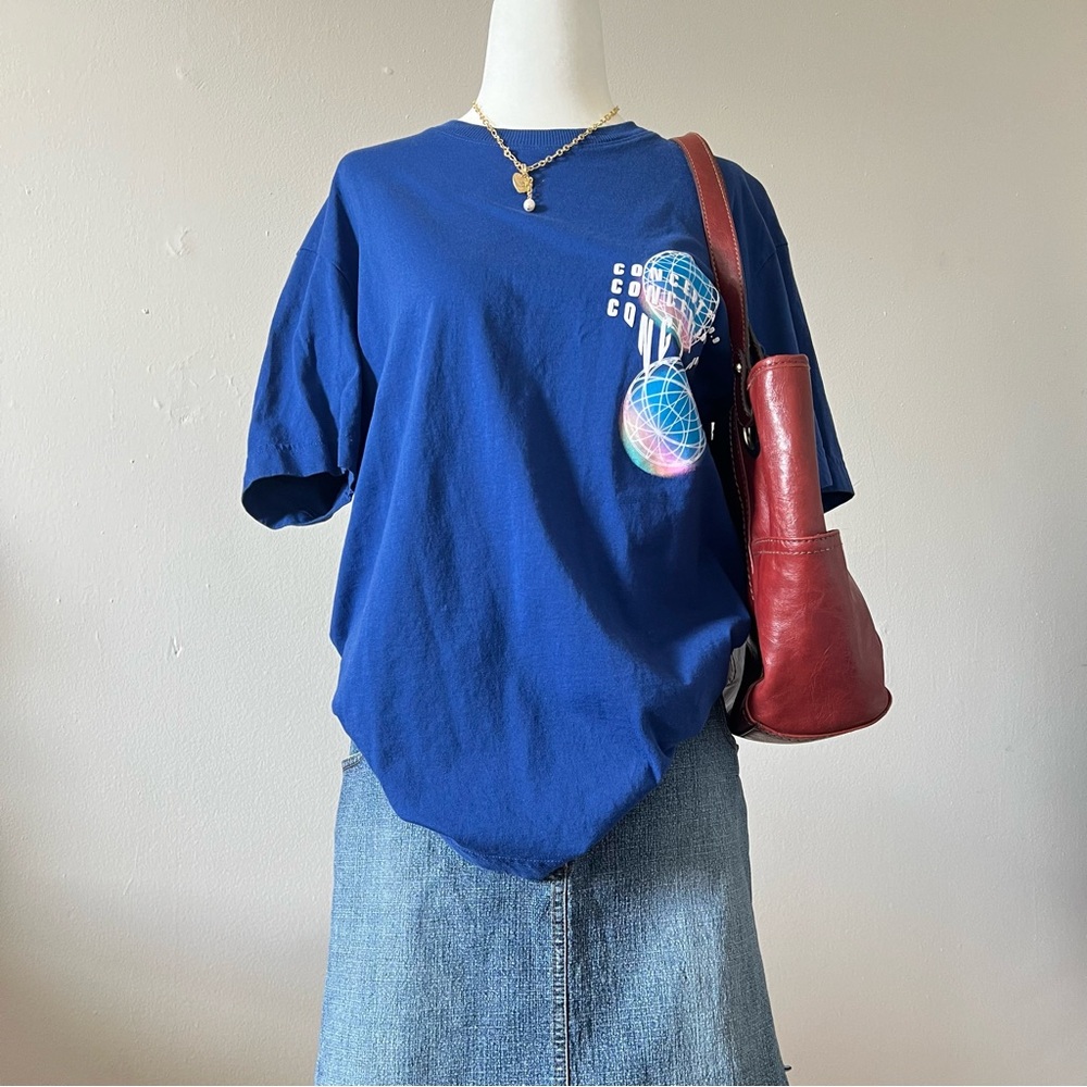 men’s royal blue graphic tee🌟